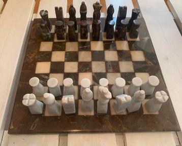 Marmeren schaakspel – compleet & uniek vintage exemplaar beschikbaar voor biedingen