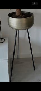 Stijlvolle bloempot op voet, Tuin en Terras, Bloempotten, Rond, Binnen, Zo goed als nieuw, Metaal