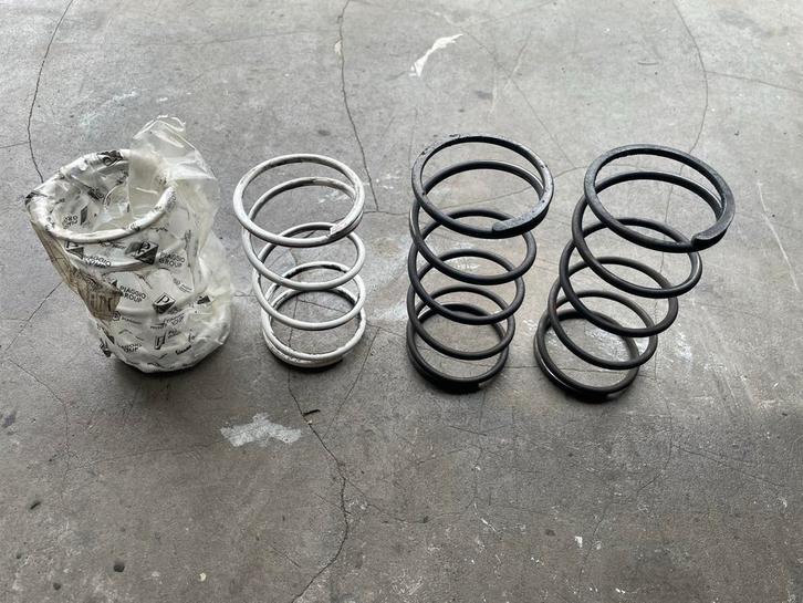 Drukveren Malossi Wit + Origineel Piaggio 125-180cc, Fietsen en Brommers, Brommeronderdelen | Scooters, Nieuw, Piaggio, Blok, Ophalen of Verzenden