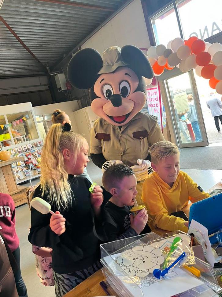 MICKEY OP SAFARI MASCOTTE VERHUUR, Tickets en Kaartjes, Recreatie | Pretparken en Attractieparken, Eén persoon