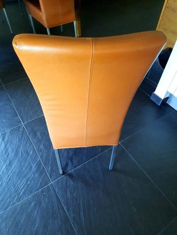 Eetkamer stoelen beschikbaar voor biedingen