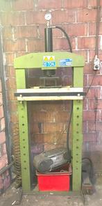 Werkplaatspers OMCN pneumatisch,hydraulisch 20T., Auto diversen, Autogereedschap, Ophalen, Gebruikt