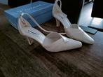 Prachtige Bruidspumps / Trouwschoenen, Pumps, Wit, Ophalen of Verzenden, Zo goed als nieuw