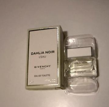 Parfumminiatuur Dahlia L’eau Guvenchy 5 ml edt beschikbaar voor biedingen