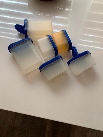 Tupperware kruiden bakjes beschikbaar voor biedingen