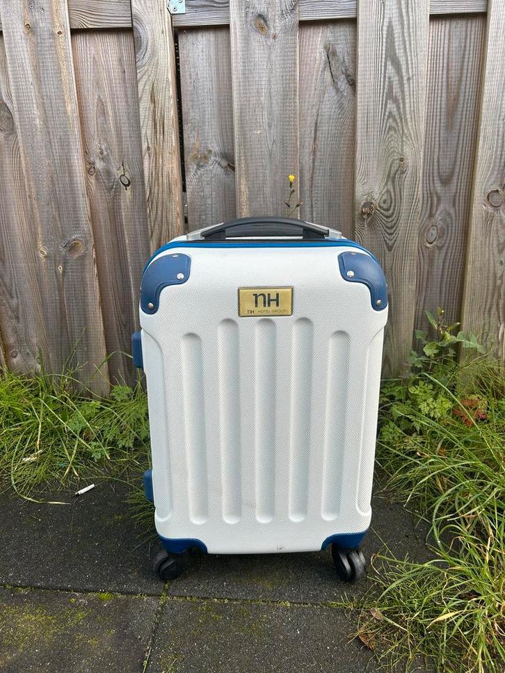 Witte Trolley Koffer - NH Hotel Group, Sieraden, Tassen en Uiterlijk, Koffers, Zo goed als nieuw, Hard kunststof, 50 tot 60 cm