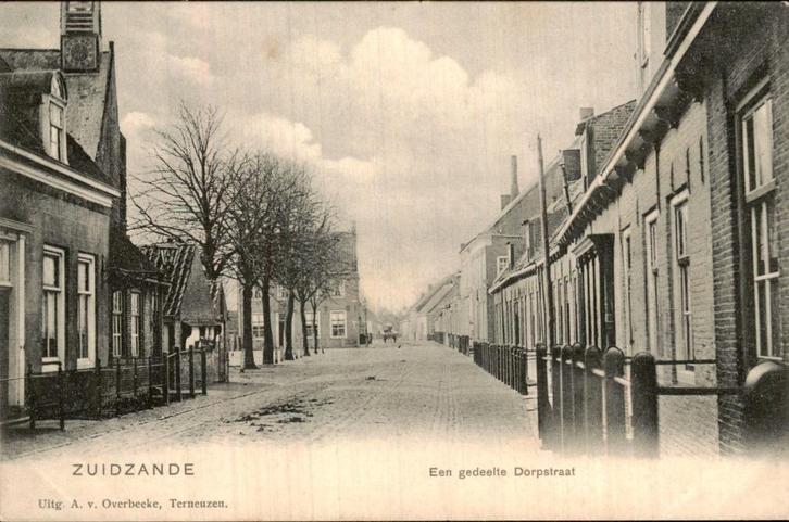 Zuidzande - Dorpstraat - Een gedeelte, Verzamelen, Ansichtkaarten | Nederland, Ongelopen, Zeeland, Voor 1920, Ophalen of Verzenden