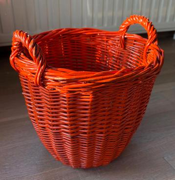 Vintage jaren 70 oranje rieten mandje. beschikbaar voor biedingen