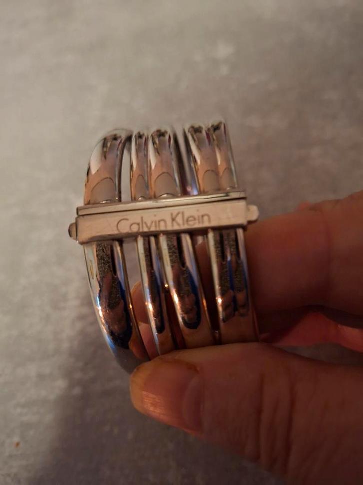 Calvin Klein Armband - Stijlvol Accessoire!, Sieraden, Tassen en Uiterlijk, Ringen, Zo goed als nieuw, Dame of Heer, 18 tot 19