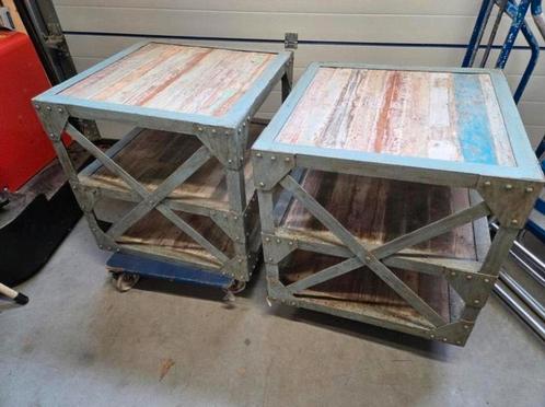 2 hout met stalen bijzet tafels massief hout, Huis en Inrichting, Tafels | Statafels, Gebruikt, Ophalen