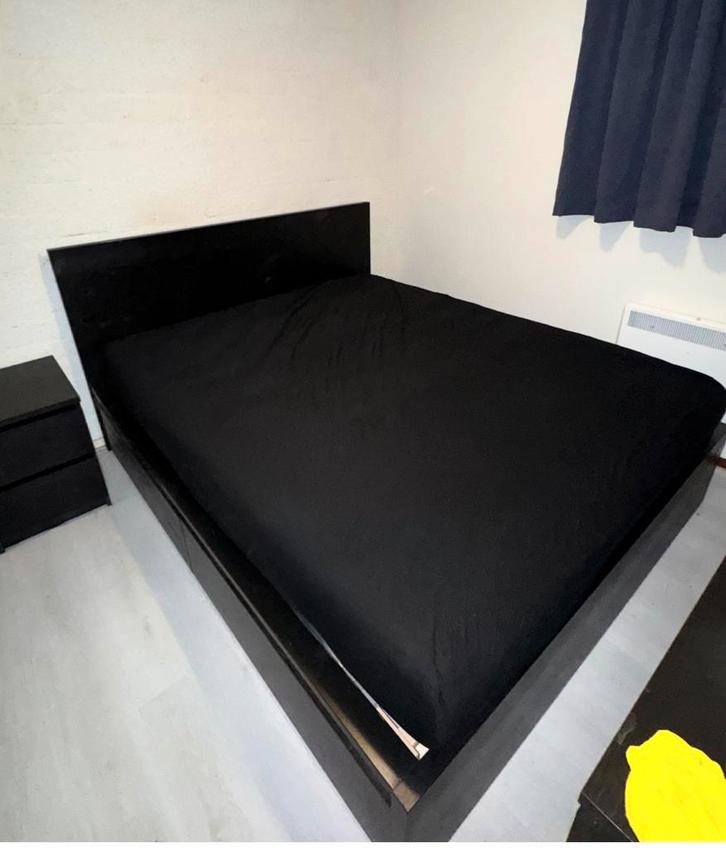 IKEA MALM Bed 160x200 2 bedlades + lattenboden 1 Nachtkastje, Huis en Inrichting, Slaapkamer | Bedden, Gebruikt, Tweepersoons