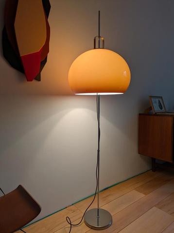 Guzzini lucerna vintage design vloerlamp Luigi Massoni beschikbaar voor biedingen