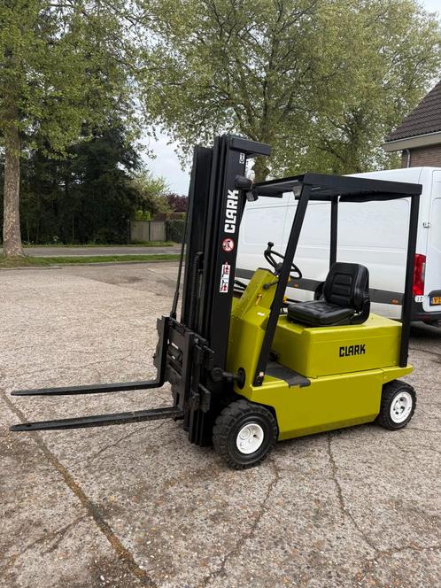 Clark 2 tonner elektrische heftruck triplo sideshift nw band, Zakelijke goederen, Machines en Bouw | Heftrucks en Intern transport