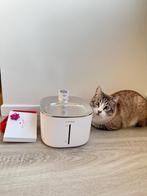 FeelNeedy Kattenfontein, Dieren en Toebehoren, Kattenvoerbakken en Drinkbakken, Ophalen, Automatisch, Zo goed als nieuw