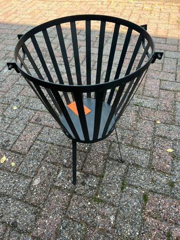 Mooie nieuwe ongebruikte voorkorf beschikbaar voor biedingen