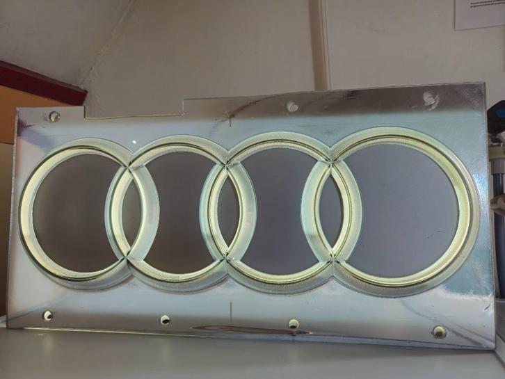 Originele Audi LED Lichtbak - Auto Union Logo goed werkend!, Verzamelen, Merken en Reclamevoorwerpen, Zo goed als nieuw, Lichtbak of (neon) lamp