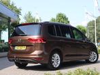 Volkswagen Touran 1.2 TSI Connected Series € 15.950,00, 65 €/maand, 4 cilinders, Bruin, 7 stoelen