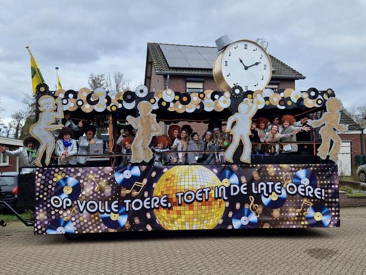 Carnavalswagen / Zeil te koop, Hobby en Vrije tijd, Feestartikelen, Zo goed als nieuw, Versiering, Carnaval, Ophalen