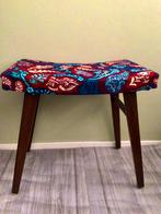 Vintage hocker, Huis en Inrichting, Banken | Voetenbanken en Poefen, Hout, Minder dan 50 cm, Ophalen of Verzenden, Zo goed als nieuw