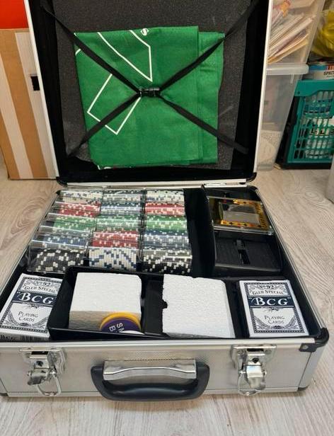 Luxe professionele casino pokerkoffer compleet met 600 chips, Spelcomputers en Games, Spelcomputers | Overige, Gebruikt, Ophalen