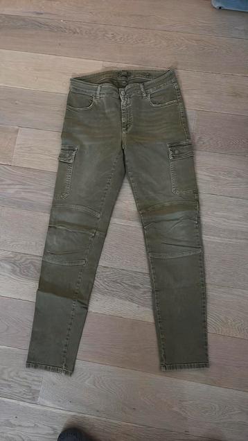 Broek closed mt30 beschikbaar voor biedingen