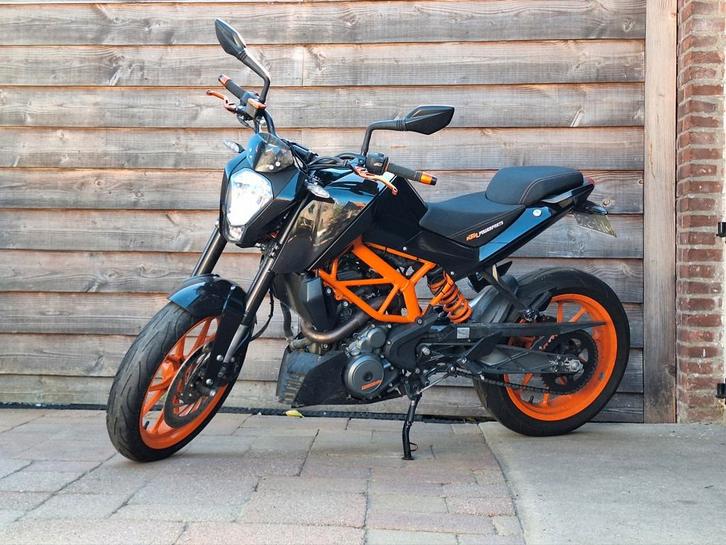 KTM Duke 390 (30kw) Unieke lak! Veel ktm powerparts!, Motoren, Motoren | KTM, Particulier, Naked bike, 12 t/m 35 kW, 1 cilinder