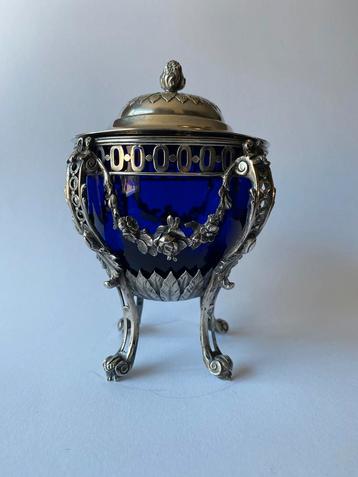 18e eeuws zilveren dekselcoupe (suikercoupe), Mons 1757  beschikbaar voor biedingen