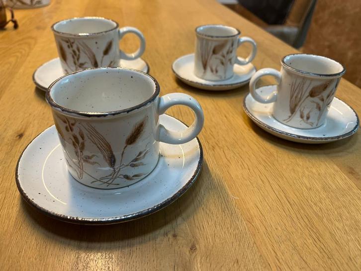 Wedgwood midwinter Stonehenge wild oats, Huis en Inrichting, Keuken | Servies, Zo goed als nieuw, Kop(pen) en/of Schotel(s), Wedgwood