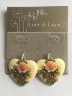 Lucy & Laurel gele rozen hartjes hang oorbellen, Sieraden, Tassen en Uiterlijk, Oorbellen, Overige materialen, Hangers, Geel, Nieuw