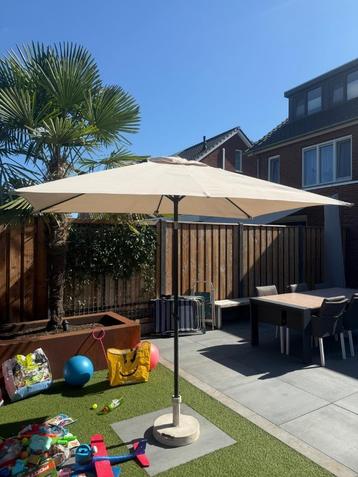 Parasol beschikbaar voor biedingen