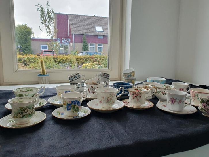 Vintage Kopjes en Schotels Collectie, Huis en Inrichting, Keuken | Servies, Gebruikt, Kop(pen) en/of Schotel(s), Overige stijlen
