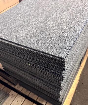 Desso tapijttegels grijs B-keus nieuw 30m² 50x50cm #152 beschikbaar voor biedingen