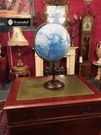 Grote wereldbol vintage blauw op houten voet, Ophalen of Verzenden