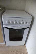 Indesit gasfornuis, Witgoed en Apparatuur, Fornuizen, Ophalen, Gebruikt, 4 kookzones, Gas