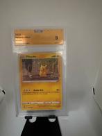 Pikachu pokemon go grade 9, Ophalen of Verzenden, Zo goed als nieuw, Meerdere kaarten, Foil