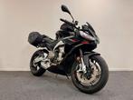 APRILIA TUONO 660 FACTORY | ZEER COMPLEET | 2022 | 11.025KM, 2 cilinders, Bedrijf, Meer dan 35 kW, 659 cc
