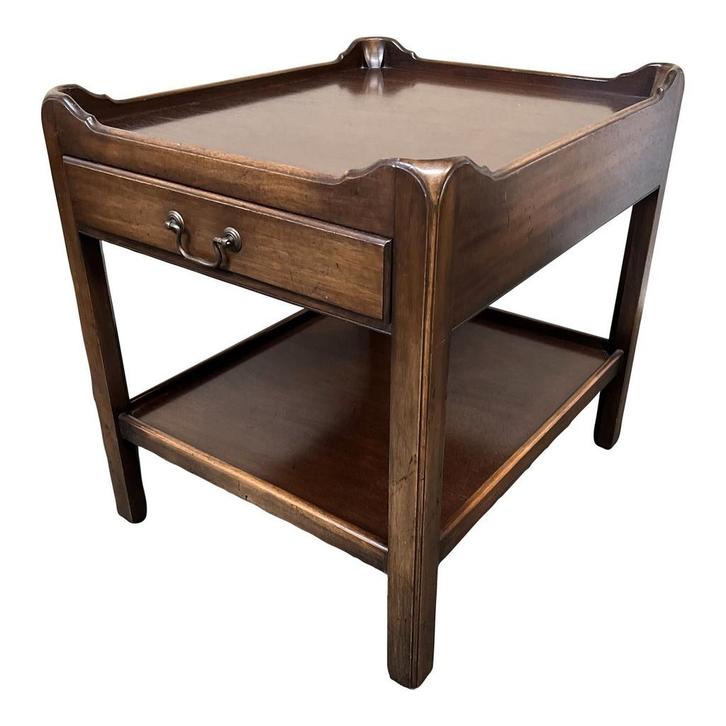 Super mooie klassiek Engelse end table bijzettafel Rackstraw, Huis en Inrichting, Tafels | Bijzettafels, Gebruikt, Rechthoekig