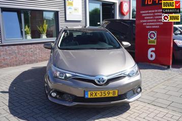 Toyota Auris 1.8 Hybrid Executive / Pano / Cruise / Achterca beschikbaar voor biedingen