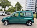 Citroen Berlingo 1.4i Multispace/panoramadak/ nieuwe radioto, Auto's, 4 cilinders, 14 km/l, 48 €/maand, 600 kg
