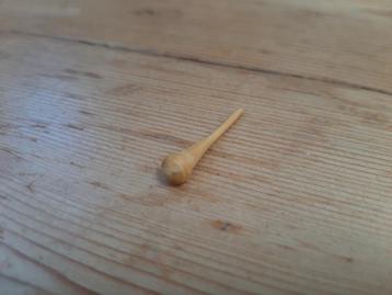 Houten Oorbel Handgedraaid beschikbaar voor biedingen