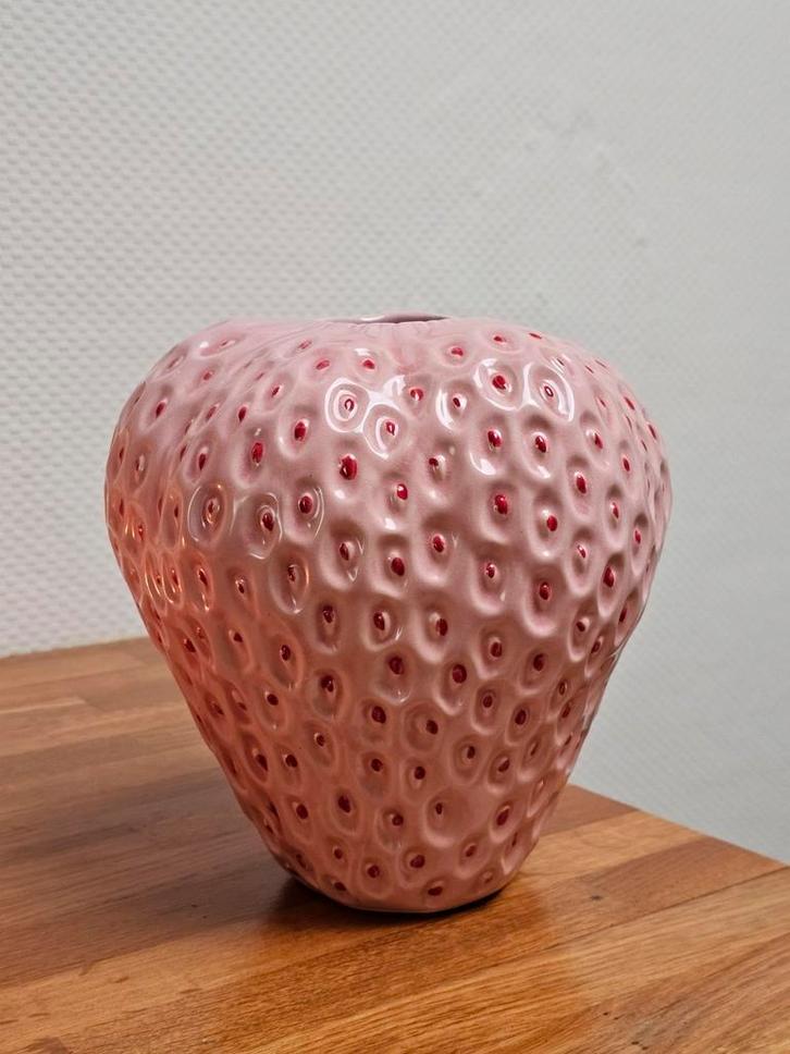 Decoratie vaas aardbei lichtroze voor kunstbloemen., Huis en Inrichting, Woonaccessoires | Vazen, Zo goed als nieuw, Overige kleuren