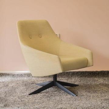 Montis Puk low draaifauteuil - vanille stof beschikbaar voor biedingen