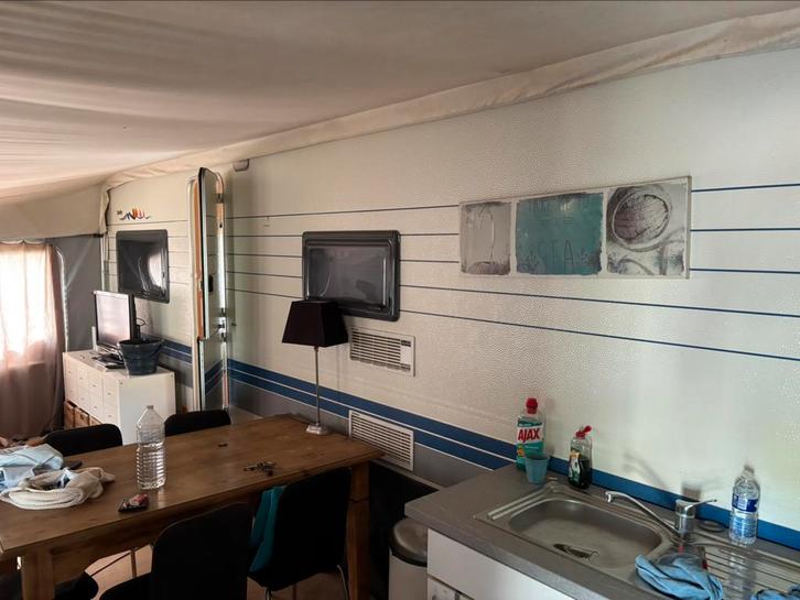 Hobby prestige 720 UML met winterdak (aangepaste tekst), Caravans en Kamperen, Caravans, Particulier, tot en met 5, 1500 - 2000 kg
