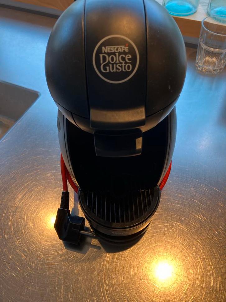 Dolce Gusto Koffiemachine - Gebruikt, Witgoed en Apparatuur, Koffiezetapparaten, Gebruikt, Koffiepads en cups, Koffiemachine, 4 tot 10 kopjes