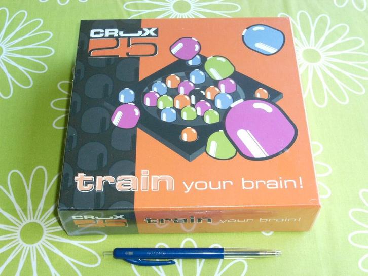 Nieuw in seal: Crux 25 - train your brain!, Hobby en Vrije tijd, Gezelschapsspellen | Bordspellen, Nieuw, Een of twee spelers