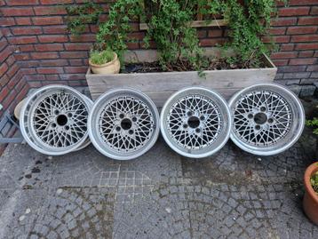 SSR Mesh velgen JDM klassiekers 15x8J + 15x7.5J – 4x114. beschikbaar voor biedingen