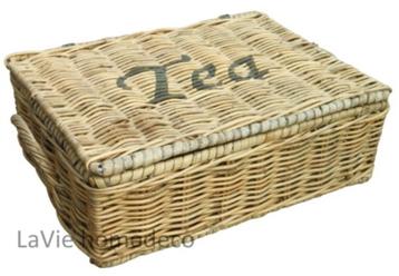 Theedoos van riet met opdruk TEA beschikbaar voor biedingen