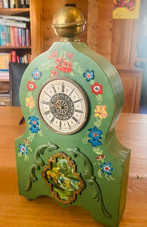 Vintage klok (handbeschilderd met werkend uurwerk), Antiek en Kunst, Antiek | Klokken, Verzenden