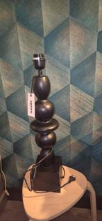 Zwarte houten Chrissie lamp - 65cm hoog, Huis en Inrichting, Lampen | Tafellampen, Ophalen of Verzenden, Nieuw, 50 tot 75 cm