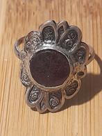 Zilveren Ring met Rode Steen, Bodemvondst, Sieraden, Tassen en Uiterlijk, Ringen, Ophalen of Verzenden